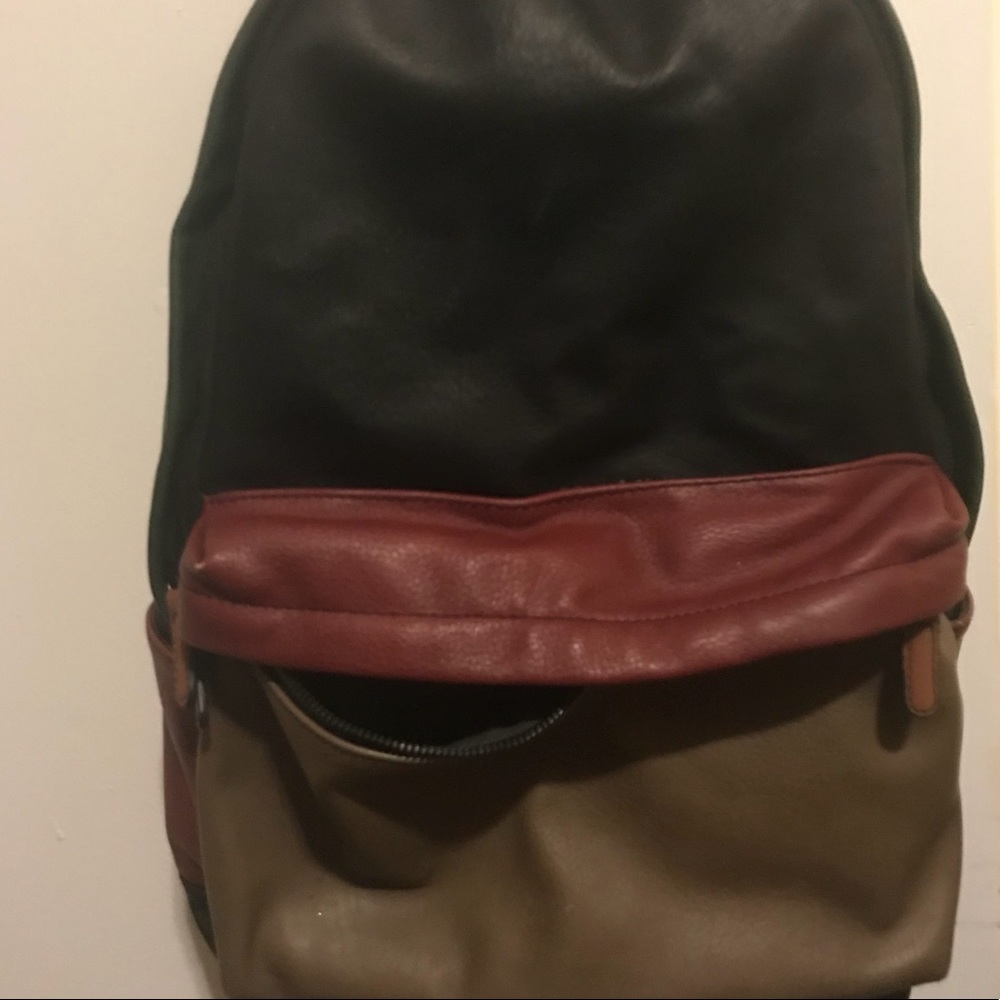 Leather backpack - Picture 4 of 7